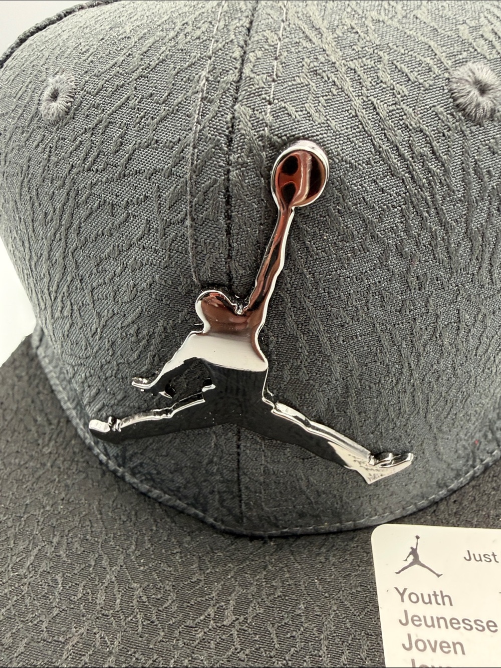 Nike Black Metallic Jumpman Snapback Hat Youth Size - Picture 2 of 7
